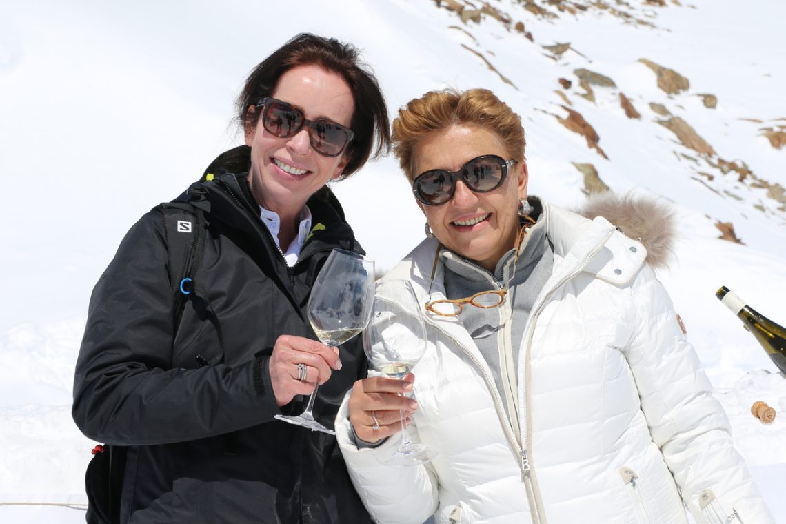 Wenn die Aromen aus dem Glas springen: Central-Chefin Angelika Falkner (r.) und Sommelière Yvonne Cornelius