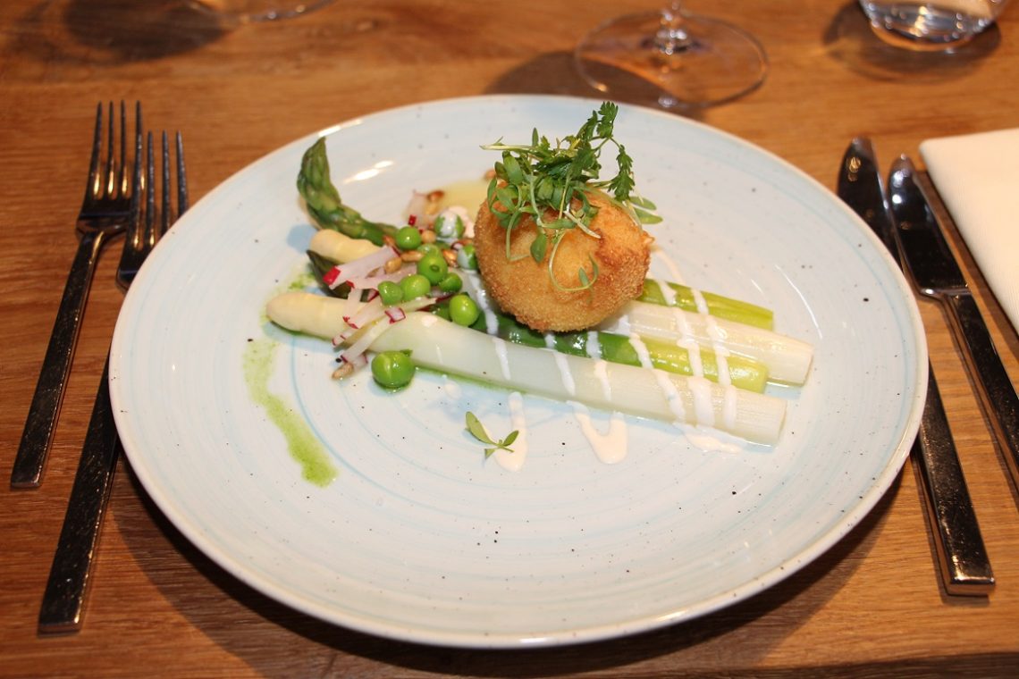 Vorspeise bayerischer Spargelsalat